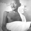 Quelle était la formation de Gandhi?