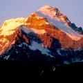 Dans quel pays se trouve le plus haut sommet des Andes?