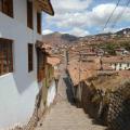 Quelle est la spécificité des batiments dans le centre historique de Cuzco?